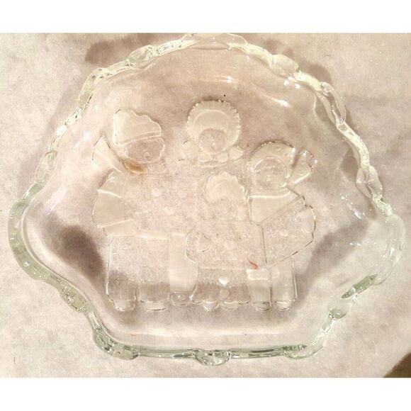 Mikasa Candy Sweet Dish Carolers SA 987 210 Holiday Christmas Festive Plate New - Picture 3 of 4